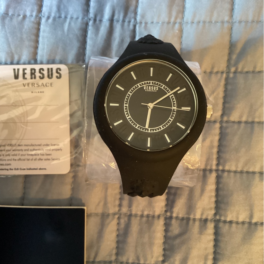 NWT VERSACE Versus Black watch w silver details and black silicone comfort band